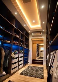 Большая открытая гардеробная комната с комбинированным наполнением Магнитогорск