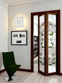 Двери гармошка с витражным декором Магнитогорск