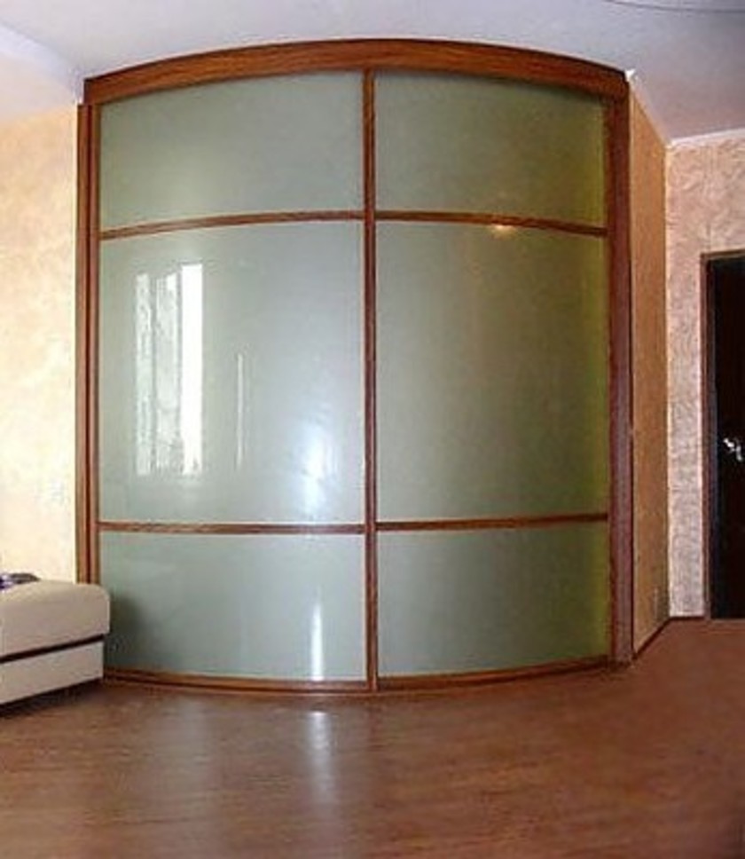 Встроенный шкаф купе радиусный в классическом стиле Магнитогорск